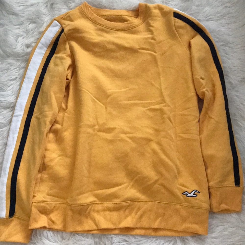 WORN ONCE yellow and navy hollister crewneck